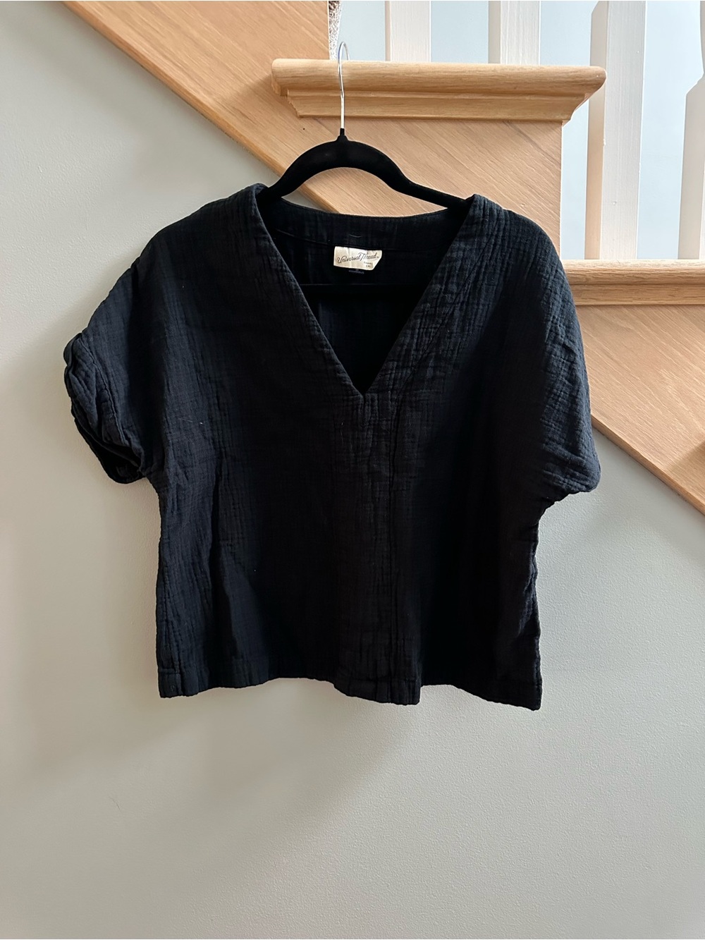 Universal Thread Black V-Neck Boxy Top